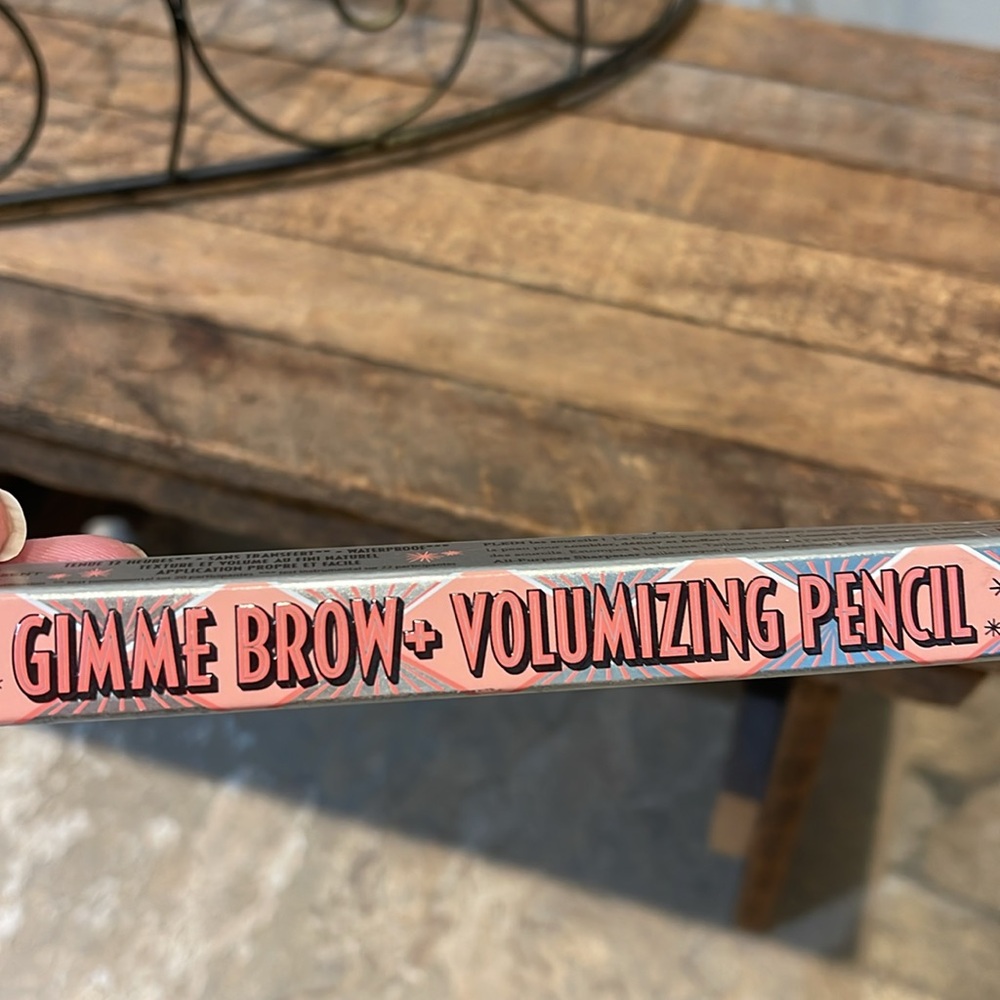 🆕Benefit Cosmetics
Gimme Brow+ Volumizing  Fiber Eyebrow Pencil